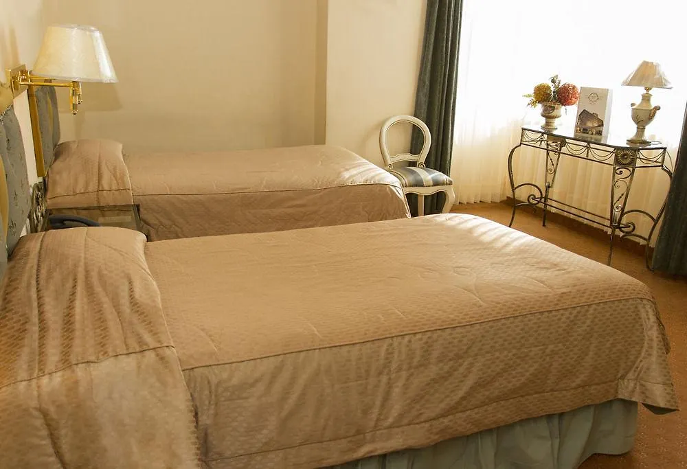Eugenia Hotel Кито