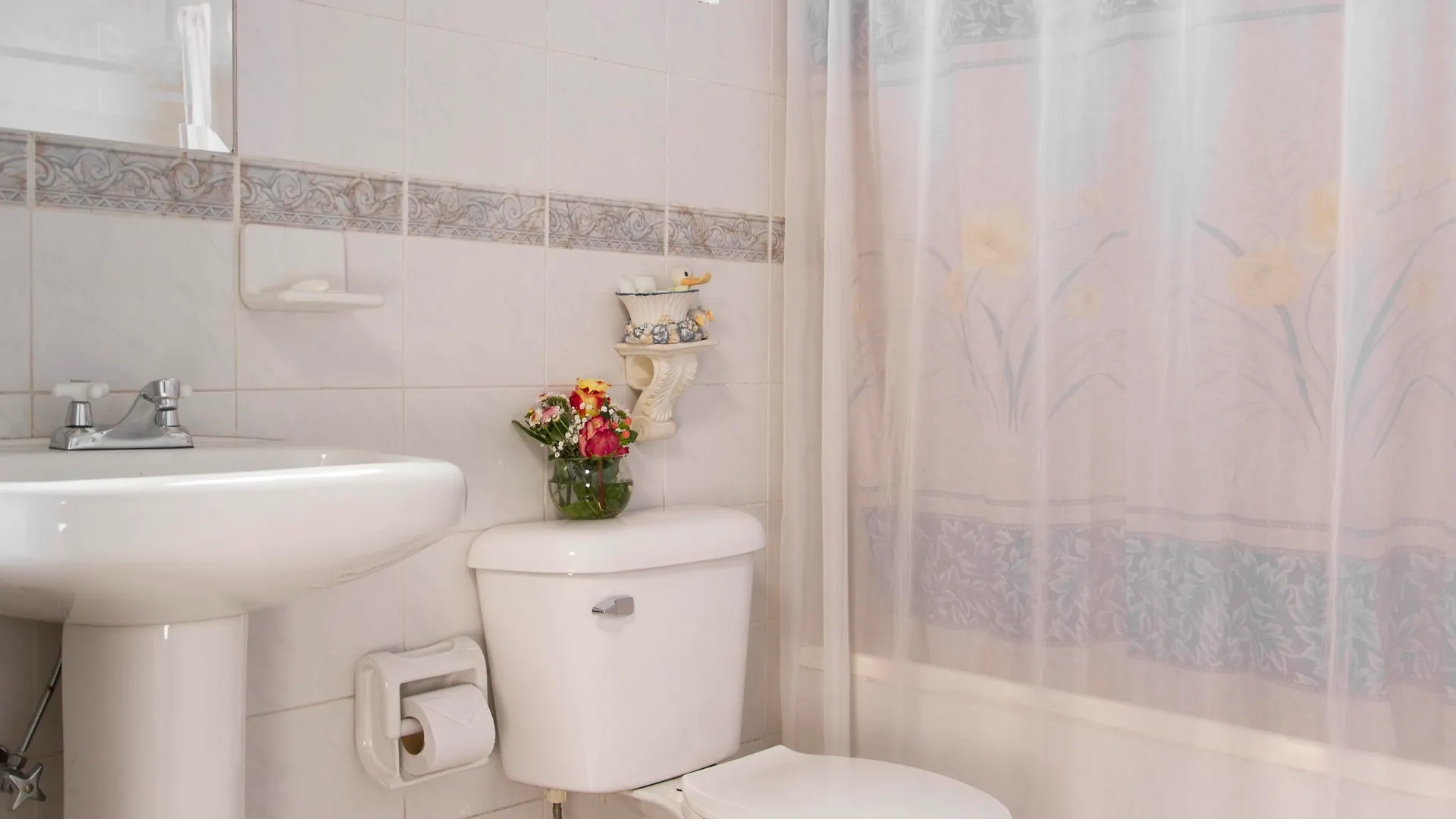Eugenia Hotel Кито 3*,