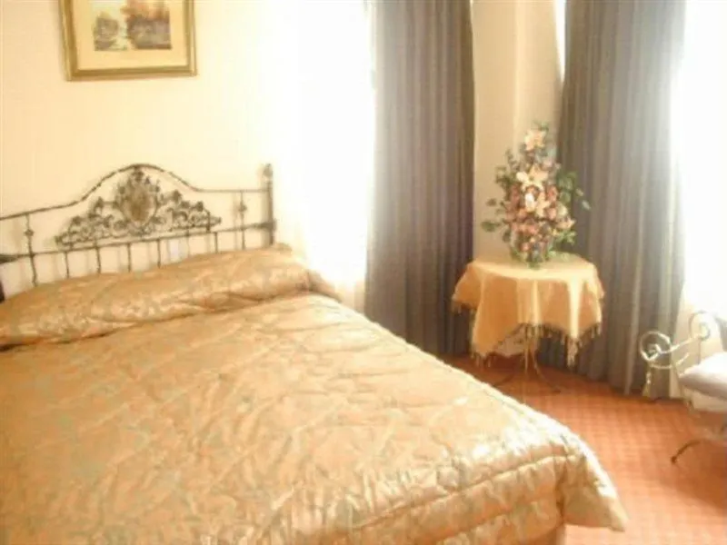 Eugenia Hotel Кито