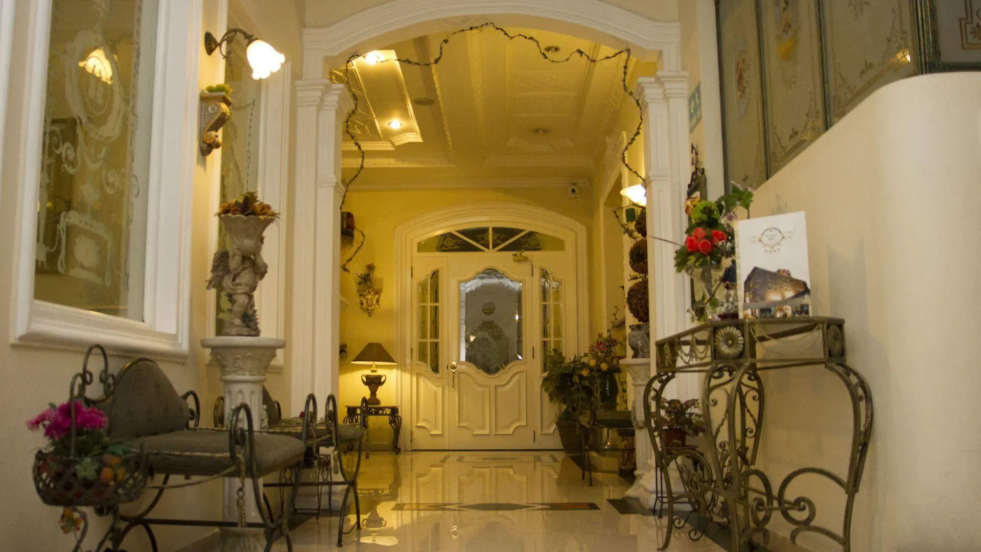 Eugenia Hotel Кито