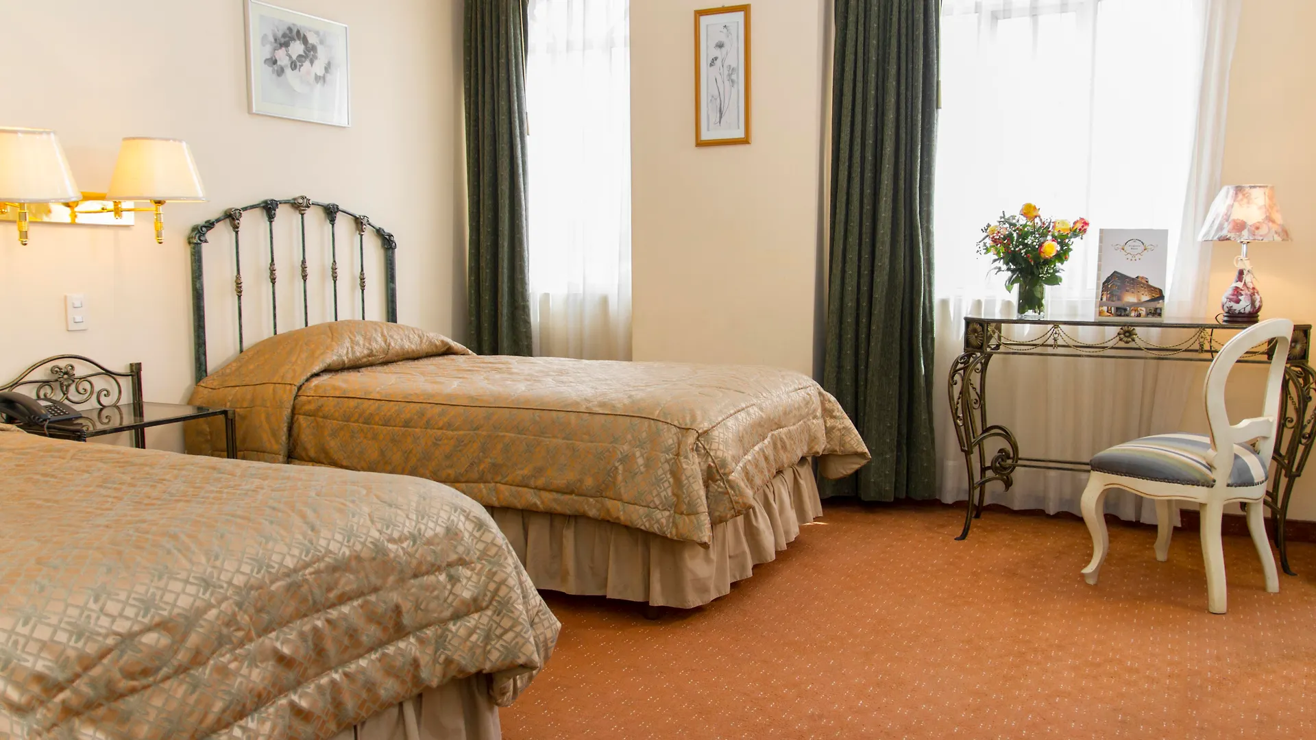 ***  Eugenia Hotel Quito Ecuador